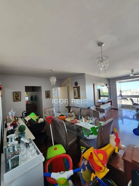 Foto 2 de Apartamento com 3 quartos à venda, 165m2 em Centro, Campos Dos Goytacazes - RJ
