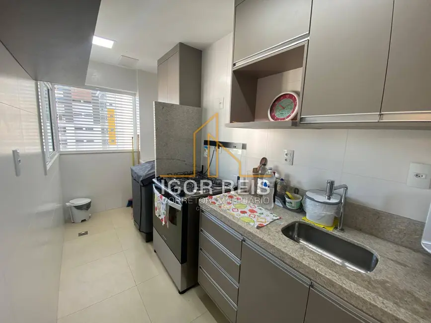 Apartamento com 3 quartos para alugar, 93m2 em Centro, Campos Dos Goytacazes - RJ - imagem 4 Foto 4 de Apartamento com 3 quartos para alugar, 93m2 em Centro, Campos Dos Goytacazes - RJ