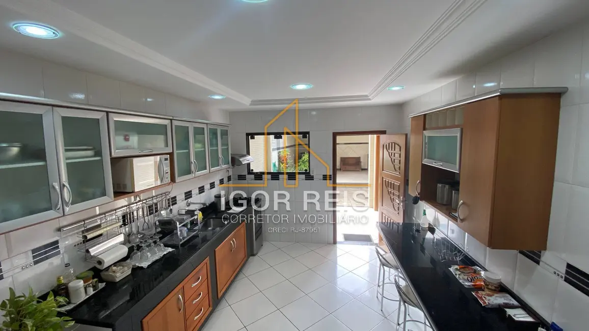 Foto 3 de Casa de Condomínio com 3 quartos à venda e para alugar, 300m2 em Parque Pecuária, Campos Dos Goytacazes - RJ