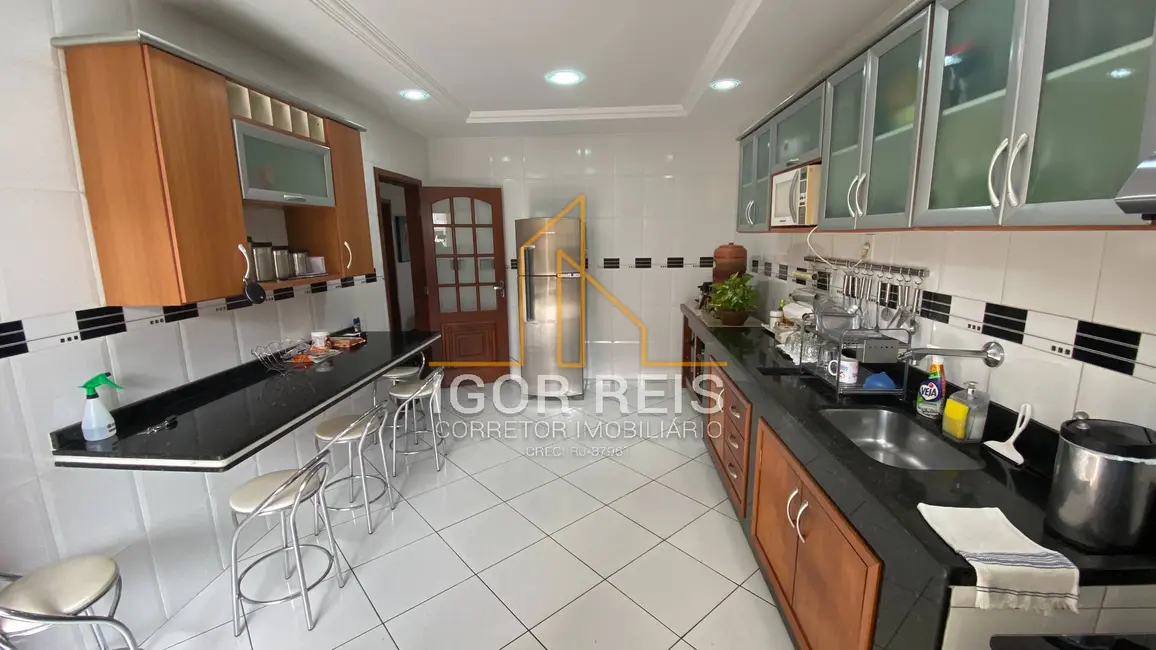 Foto 4 de Casa de Condomínio com 3 quartos à venda e para alugar, 300m2 em Parque Pecuária, Campos Dos Goytacazes - RJ