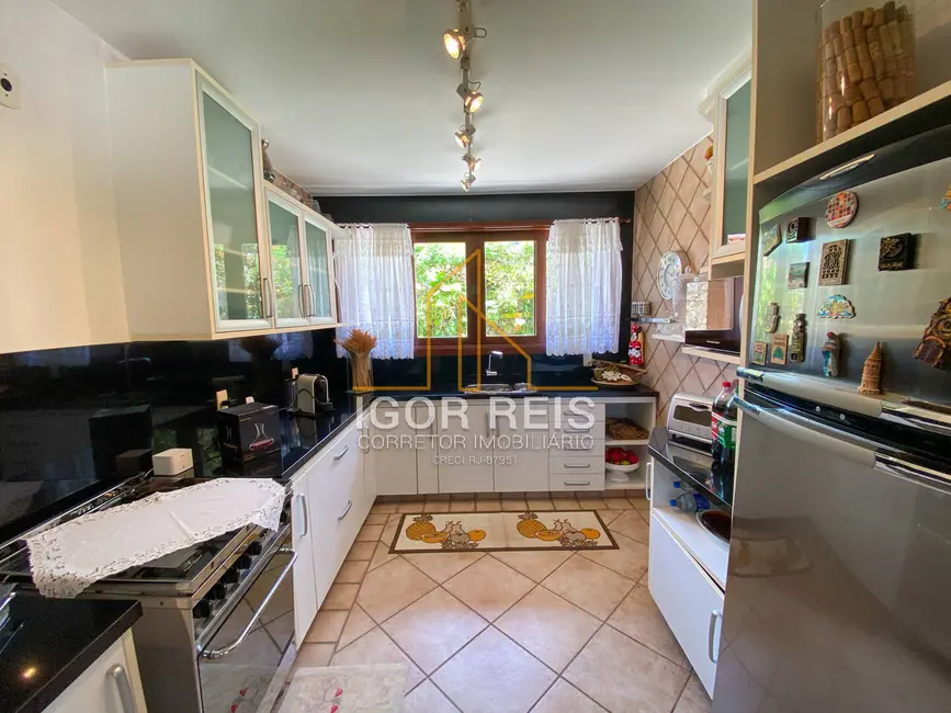 Foto 8 de Casa com 5 quartos à venda em Camboinhas, Niteroi - RJ