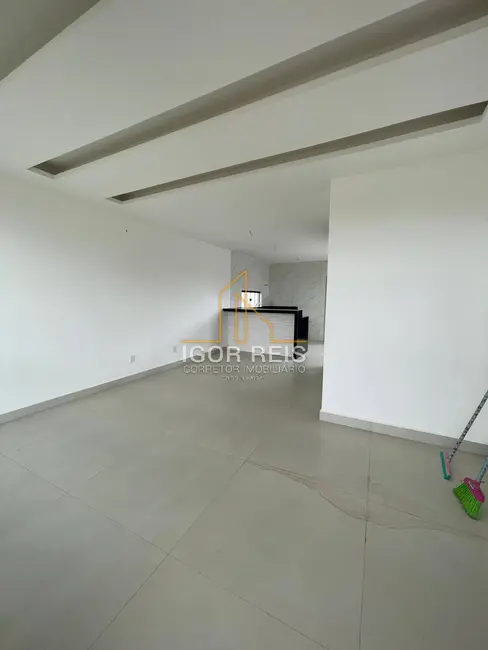 Foto 3 de Casa de Condomínio com 3 quartos à venda, 180m2 em Campos Dos Goytacazes - RJ