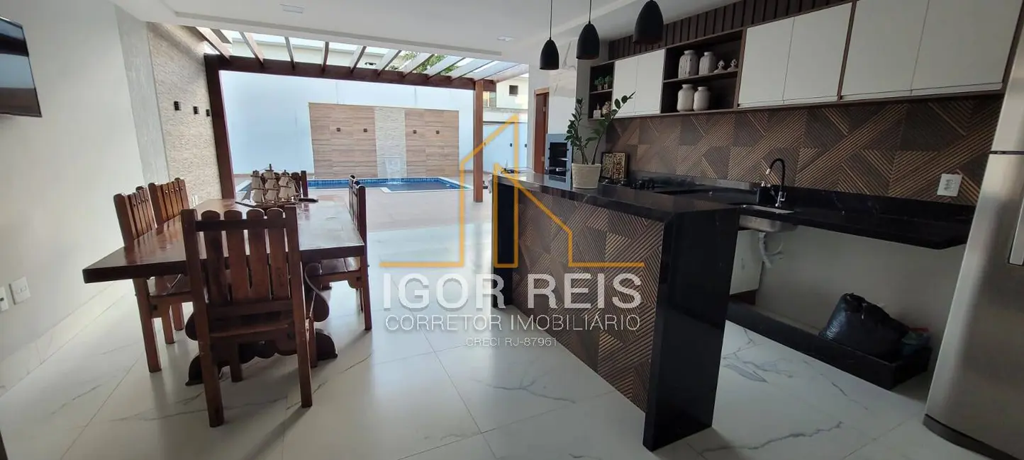 Foto 3 de Casa de Condomínio com 3 quartos à venda em Parque Rodoviário, Campos Dos Goytacazes - RJ