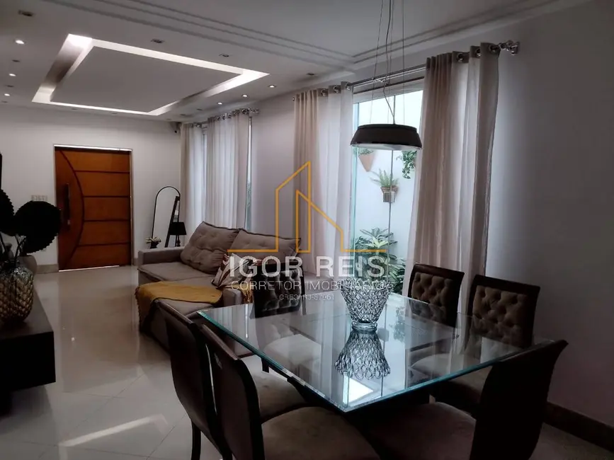 Casa com 3 quartos à venda em Parque Turf Club, Campos Dos Goytacazes - RJ - imagem 1 Foto 1 de Casa com 3 quartos à venda em Parque Turf Club, Campos Dos Goytacazes - RJ