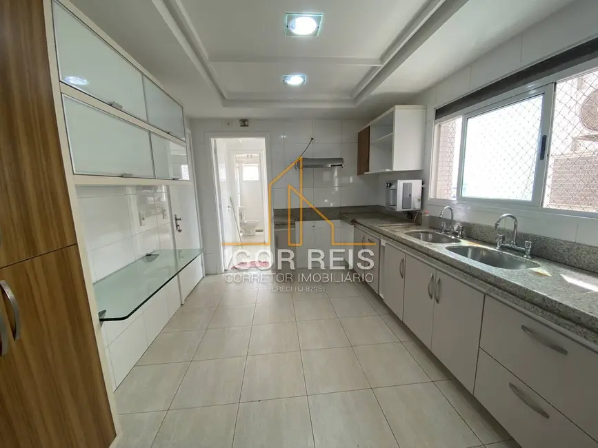 Apartamento com 4 quartos para alugar, 200m2 em Centro, Campos Dos Goytacazes - RJ - imagem 9 Foto 9 de Apartamento com 4 quartos para alugar, 200m2 em Centro, Campos Dos Goytacazes - RJ