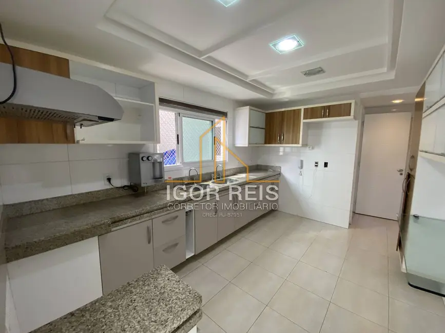 Apartamento com 4 quartos para alugar, 200m2 em Centro, Campos Dos Goytacazes - RJ - imagem 8 Foto 8 de Apartamento com 4 quartos para alugar, 200m2 em Centro, Campos Dos Goytacazes - RJ