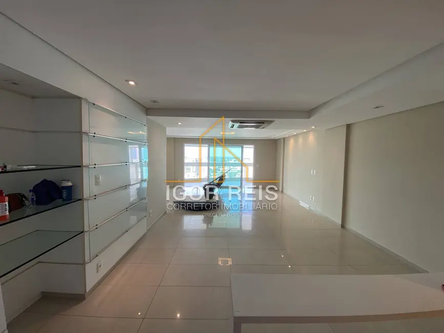 Apartamento com 4 quartos para alugar, 200m2 em Centro, Campos Dos Goytacazes - RJ - imagem 4 Foto 4 de Apartamento com 4 quartos para alugar, 200m2 em Centro, Campos Dos Goytacazes - RJ
