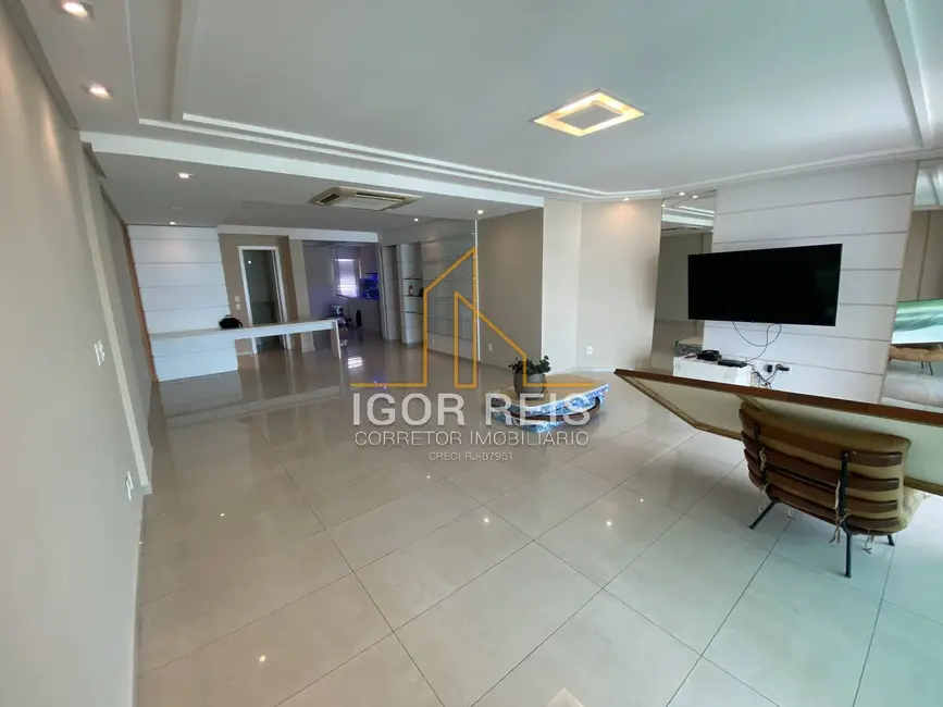 Apartamento com 4 quartos para alugar, 200m2 em Centro, Campos Dos Goytacazes - RJ - imagem 3 Foto 3 de Apartamento com 4 quartos para alugar, 200m2 em Centro, Campos Dos Goytacazes - RJ