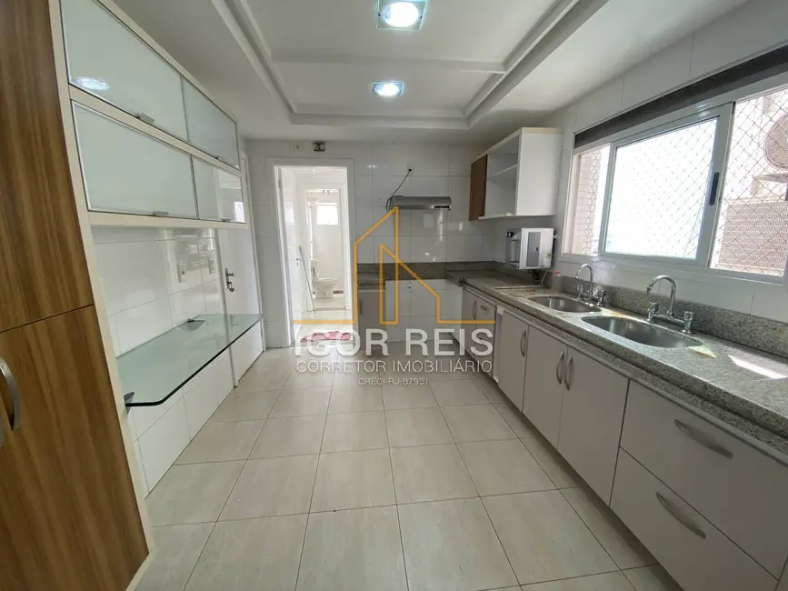 Apartamento com 4 quartos para alugar, 200m2 em Centro, Campos Dos Goytacazes - RJ - imagem 7 Foto 7 de Apartamento com 4 quartos para alugar, 200m2 em Centro, Campos Dos Goytacazes - RJ