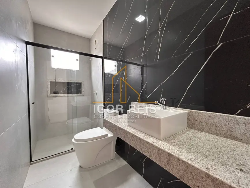 Foto 9 de Casa de Condomínio à venda em Campos Dos Goytacazes - RJ