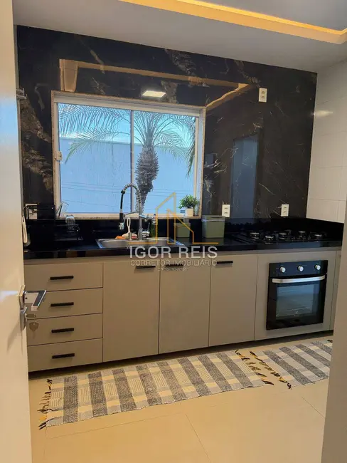 Foto 3 de Casa de Condomínio com 3 quartos à venda em Parque Rodoviário, Campos Dos Goytacazes - RJ