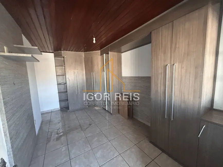 Foto 6 de Casa com 4 quartos à venda e para alugar em Parque Jóquei Club, Campos Dos Goytacazes - RJ