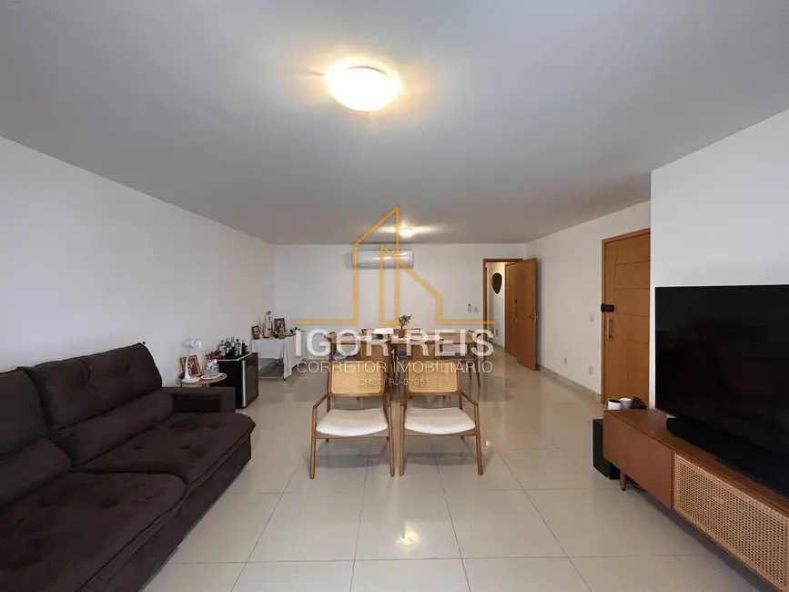 Foto 2 de Apartamento com 4 quartos para alugar, 160m2 em Centro, Campos Dos Goytacazes - RJ