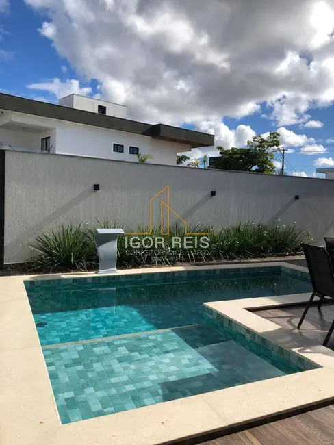 Foto 3 de Casa de Condomínio com 3 quartos à venda em Parque Rodoviário, Campos Dos Goytacazes - RJ