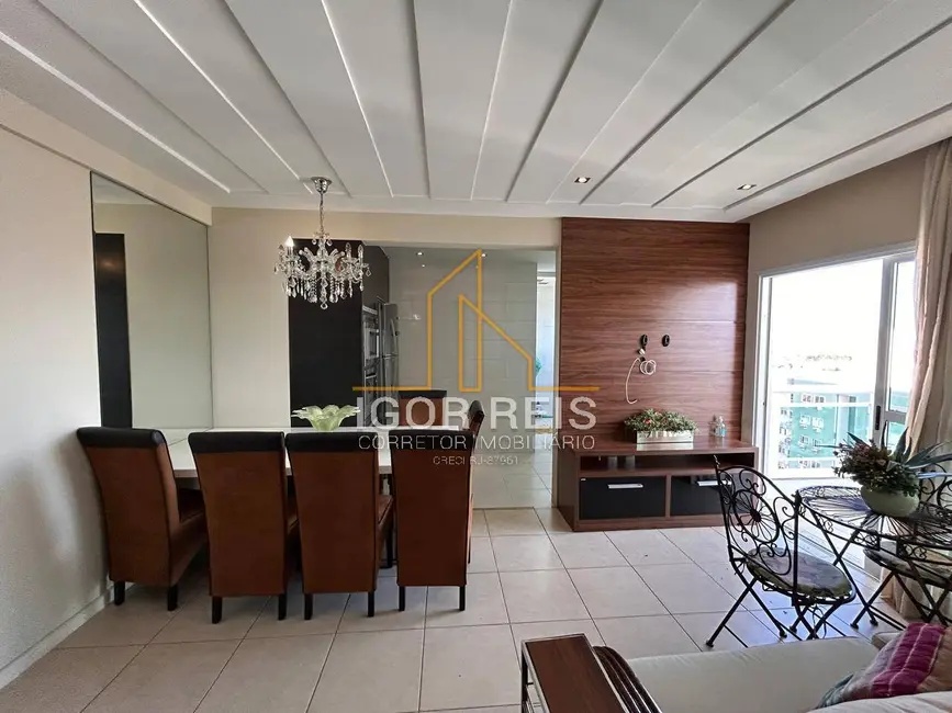 Foto 3 de Apartamento com 2 quartos para alugar, 71m2 em Centro, Campos Dos Goytacazes - RJ