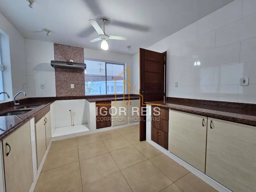 Foto 4 de Casa com 5 quartos à venda, 480m2 em Parque Califórnia, Campos Dos Goytacazes - RJ