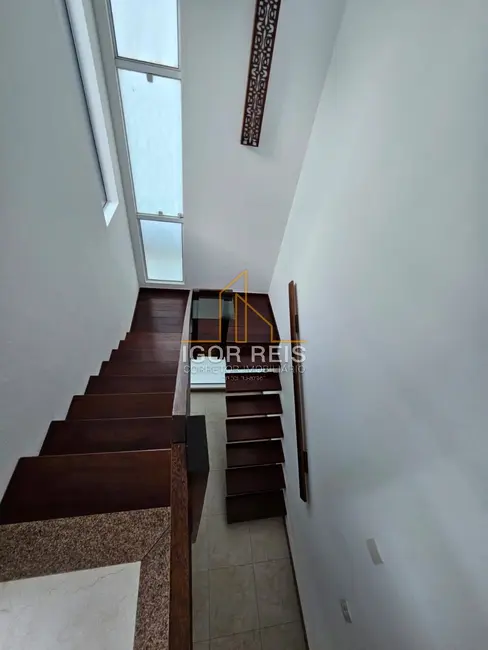 Foto 9 de Casa com 5 quartos à venda, 480m2 em Parque Califórnia, Campos Dos Goytacazes - RJ