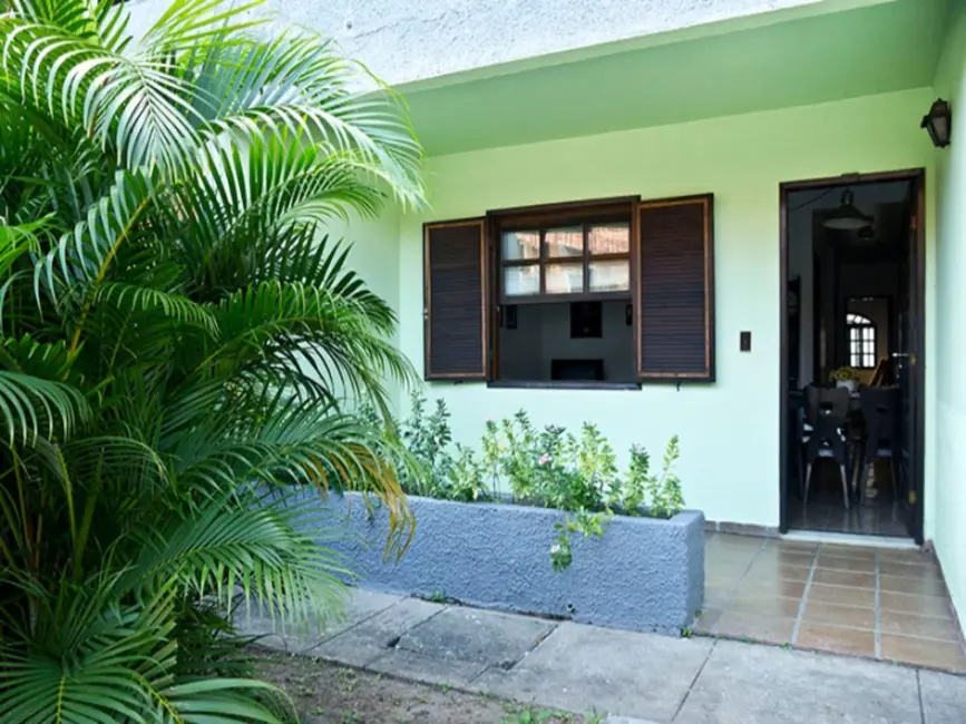 Foto 1 de Casa com 2 quartos à venda, 75m2 em Peró, Cabo Frio - RJ