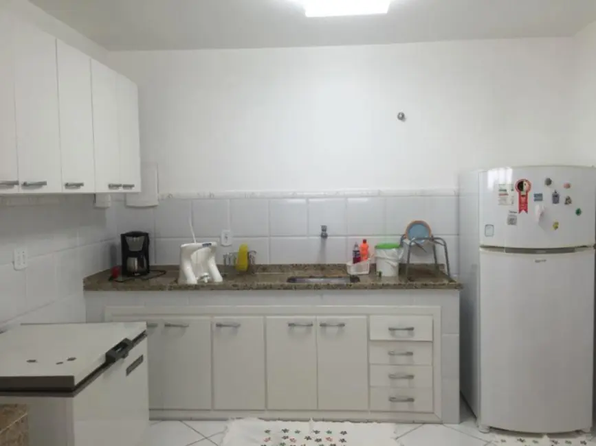 Foto 3 de Casa com 4 quartos à venda e para alugar, 400m2 em Cabo Frio - RJ