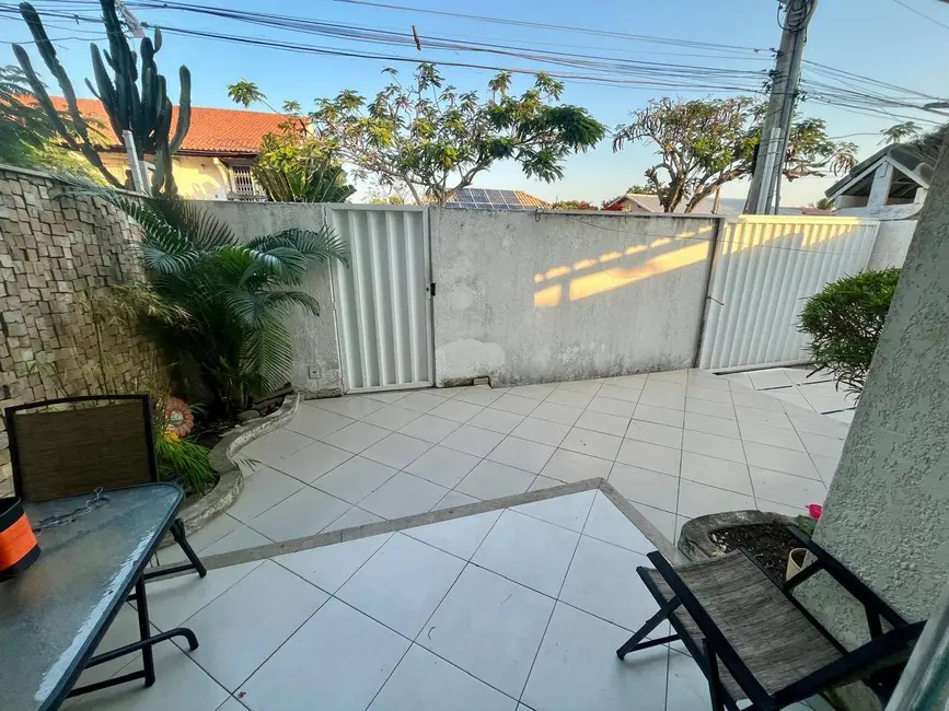 Foto 3 de Sobrado com 3 quartos à venda, 120m2 em Portinho, Cabo Frio - RJ