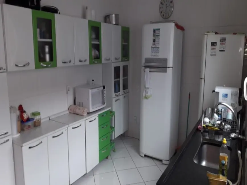 Foto 3 de Sobrado com 4 quartos à venda, 225m2 em Cabo Frio - RJ