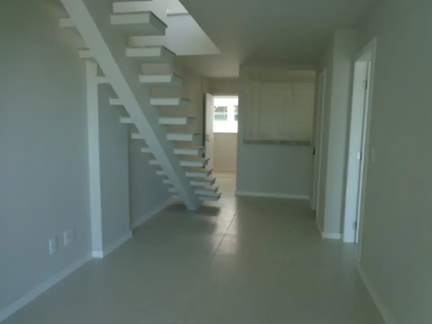 Cobertura com 2 quartos à venda, 110m2 em Centro, Cabo Frio - RJ - imagem 3 Foto 3 de Cobertura com 2 quartos à venda, 110m2 em Centro, Cabo Frio - RJ