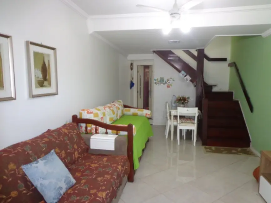 Foto 2 de Sobrado com 2 quartos à venda, 96m2 em Jardim Excelsior, Cabo Frio - RJ