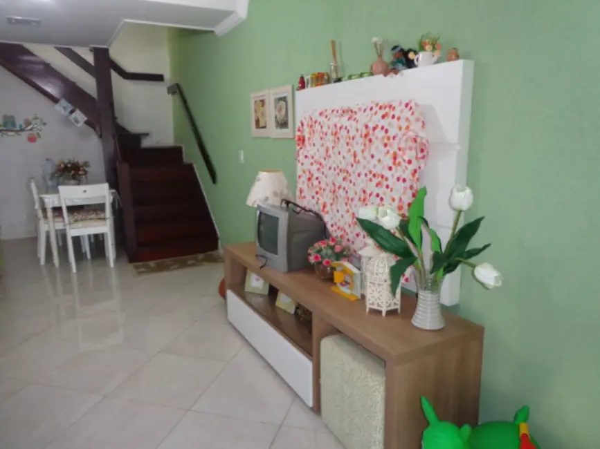 Foto 3 de Sobrado com 2 quartos à venda, 96m2 em Jardim Excelsior, Cabo Frio - RJ