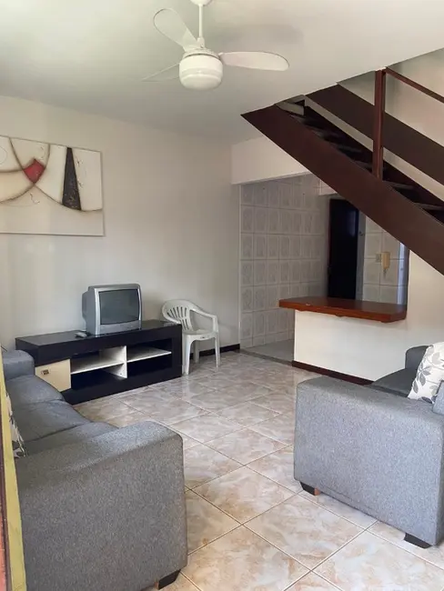 Foto 3 de Sobrado com 2 quartos à venda, 80m2 em Palmeiras, Cabo Frio - RJ