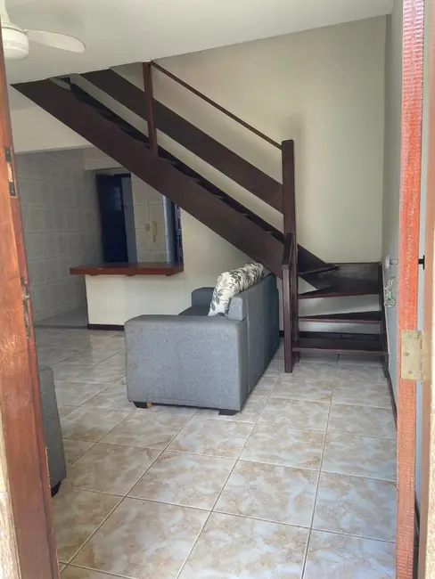 Foto 2 de Sobrado com 2 quartos à venda, 80m2 em Palmeiras, Cabo Frio - RJ
