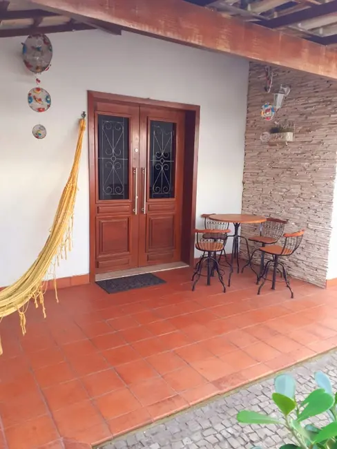 Foto 2 de Casa com 6 quartos à venda, 450m2 em Jardim Flamboyant, Cabo Frio - RJ