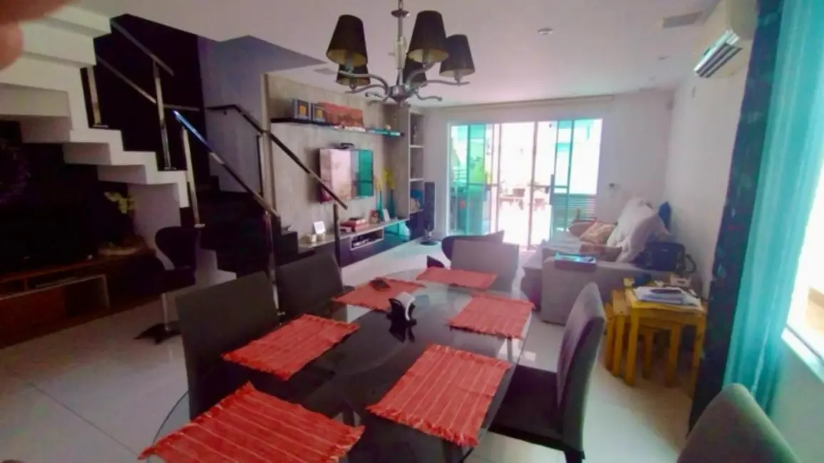 Foto 4 de Sobrado com 3 quartos à venda, 168m2 em Portinho, Cabo Frio - RJ