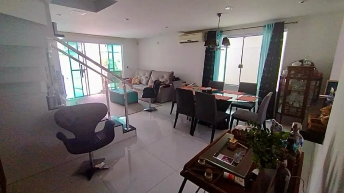 Foto 5 de Sobrado com 3 quartos à venda, 168m2 em Portinho, Cabo Frio - RJ