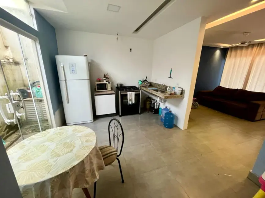 Foto 2 de Sobrado com 2 quartos à venda, 120m2 em Peró, Cabo Frio - RJ