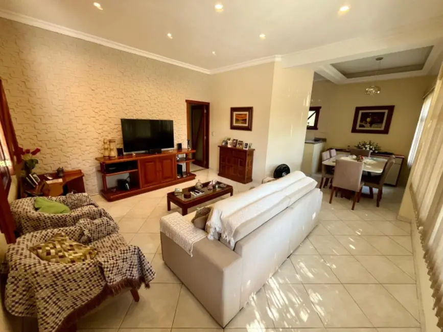 Casa com 4 quartos à venda, 420m2 em Portinho, Cabo Frio - RJ - imagem 4 Foto 4 de Casa com 4 quartos à venda, 420m2 em Portinho, Cabo Frio - RJ