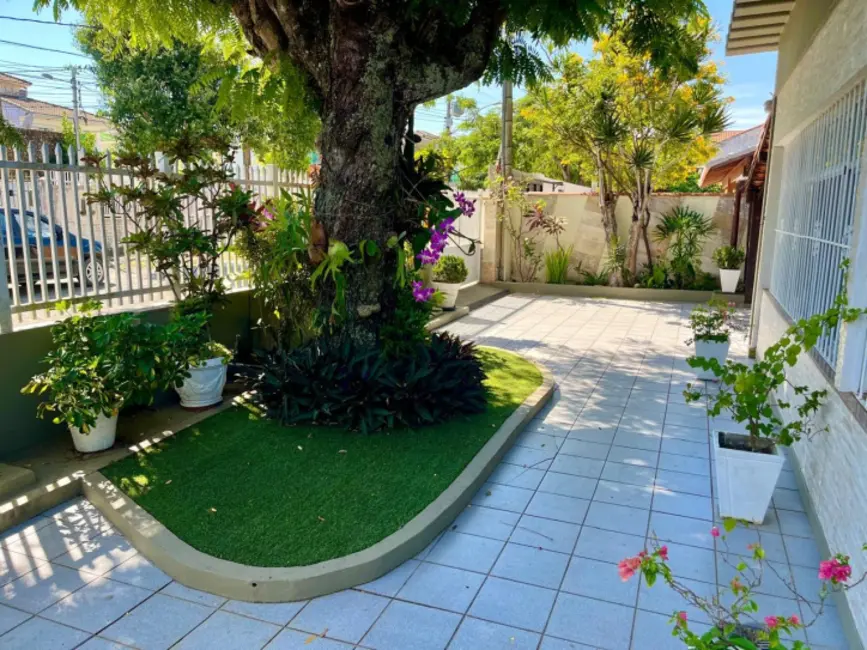 Casa com 4 quartos à venda, 420m2 em Portinho, Cabo Frio - RJ - imagem 2 Foto 2 de Casa com 4 quartos à venda, 420m2 em Portinho, Cabo Frio - RJ