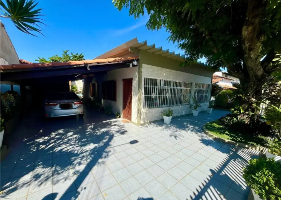 Casa com 4 quartos à venda, 420m2 em Portinho, Cabo Frio - RJ - imagem 1 Foto 1 de Casa com 4 quartos à venda, 420m2 em Portinho, Cabo Frio - RJ