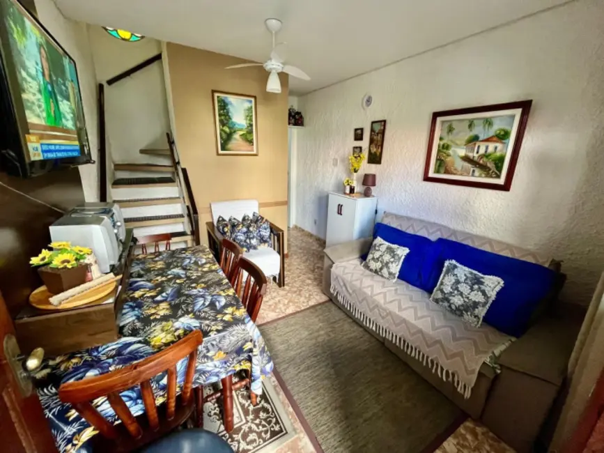 Foto 2 de Sobrado com 1 quarto à venda, 55m2 em Algodoal, Cabo Frio - RJ