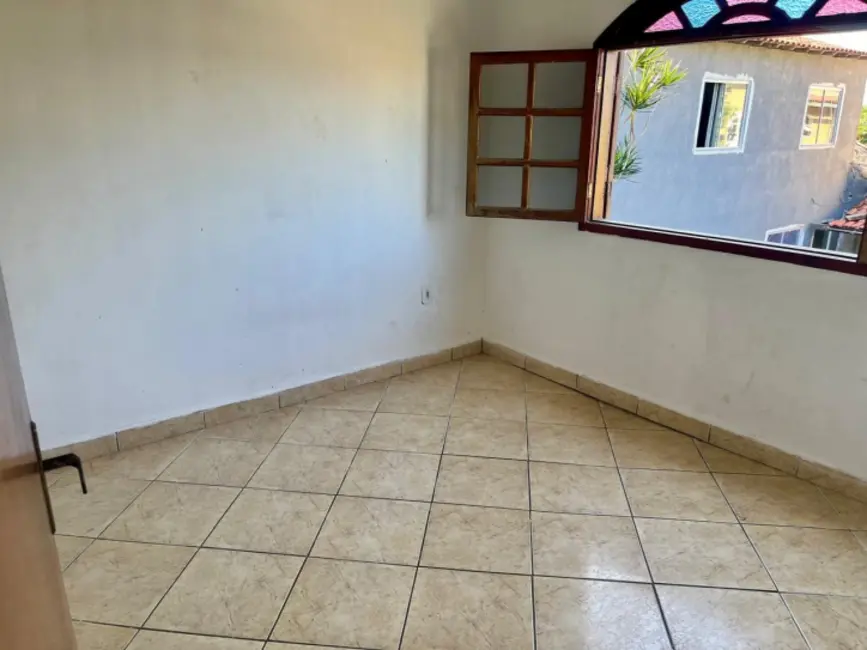 Foto 3 de Sobrado com 5 quartos à venda e para alugar, 300m2 em Cabo Frio - RJ