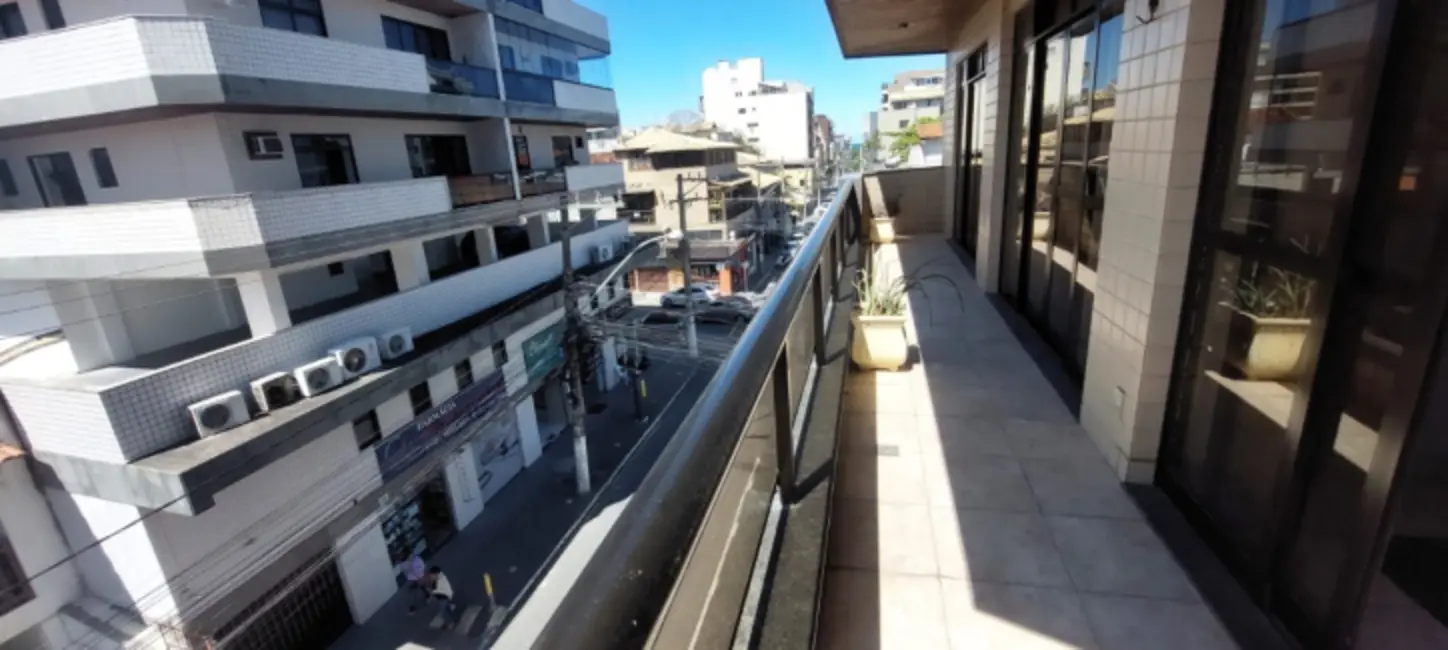 Apartamento com 4 quartos à venda, 127m2 em Centro, Cabo Frio - RJ - imagem 4 Foto 4 de Apartamento com 4 quartos à venda, 127m2 em Centro, Cabo Frio - RJ