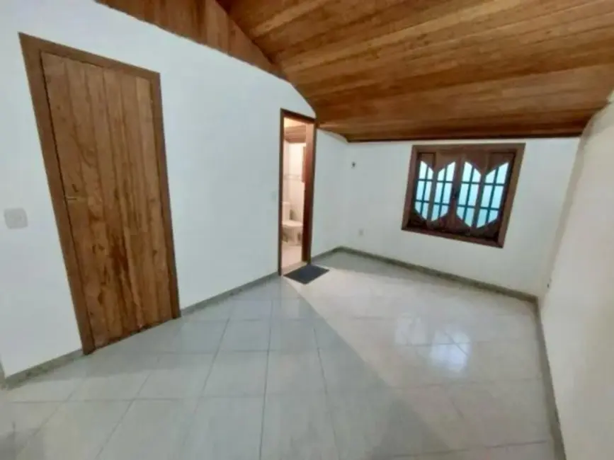 Foto 3 de Sobrado com 2 quartos à venda, 145m2 em Peró, Cabo Frio - RJ
