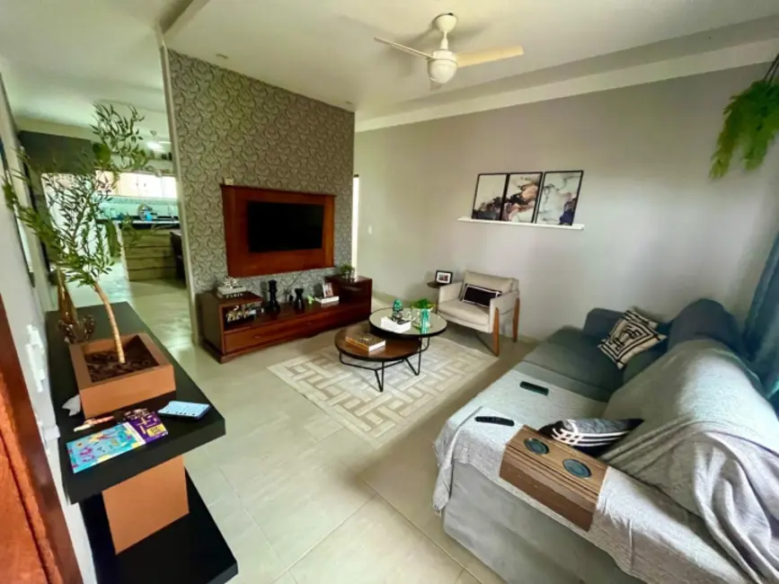 Casa com 3 quartos à venda, 350m2 em Cabo Frio - RJ - imagem 2 Foto 2 de Casa com 3 quartos à venda, 350m2 em Cabo Frio - RJ