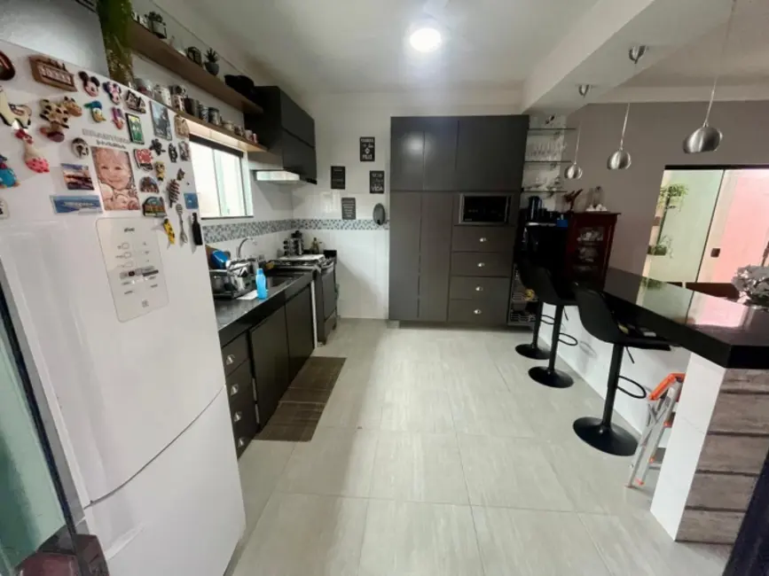 Casa com 3 quartos à venda, 350m2 em Cabo Frio - RJ - imagem 5 Foto 5 de Casa com 3 quartos à venda, 350m2 em Cabo Frio - RJ