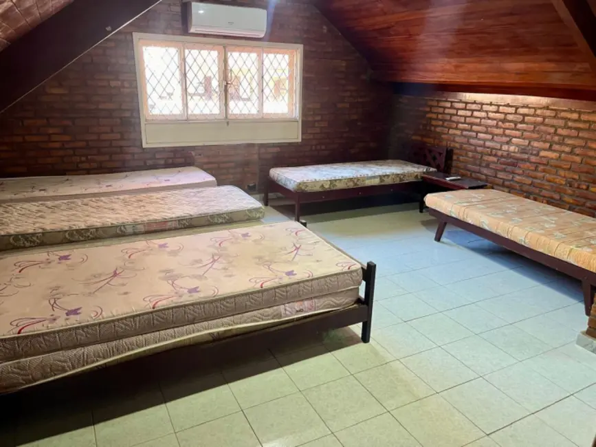 Casa com 4 quartos à venda, 180m2 em Centro, Cabo Frio - RJ - imagem 9 Foto 9 de Casa com 4 quartos à venda, 180m2 em Centro, Cabo Frio - RJ