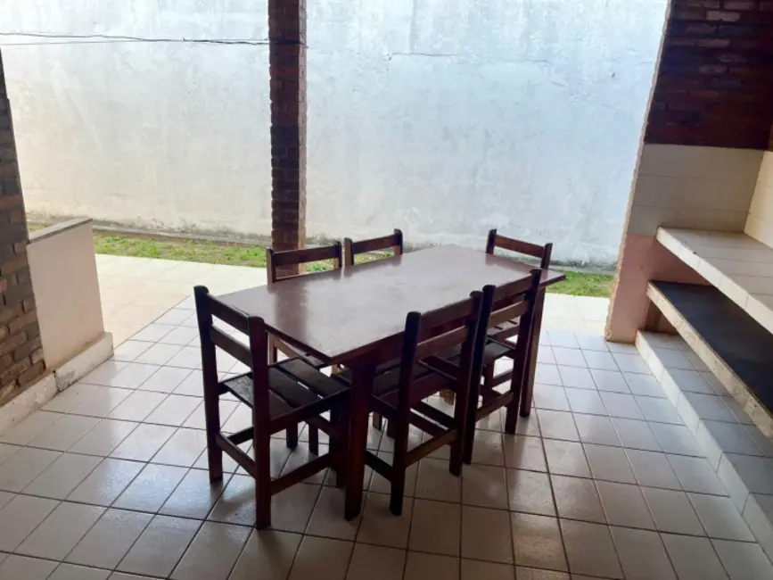 Casa com 4 quartos à venda, 180m2 em Centro, Cabo Frio - RJ - imagem 5 Foto 5 de Casa com 4 quartos à venda, 180m2 em Centro, Cabo Frio - RJ