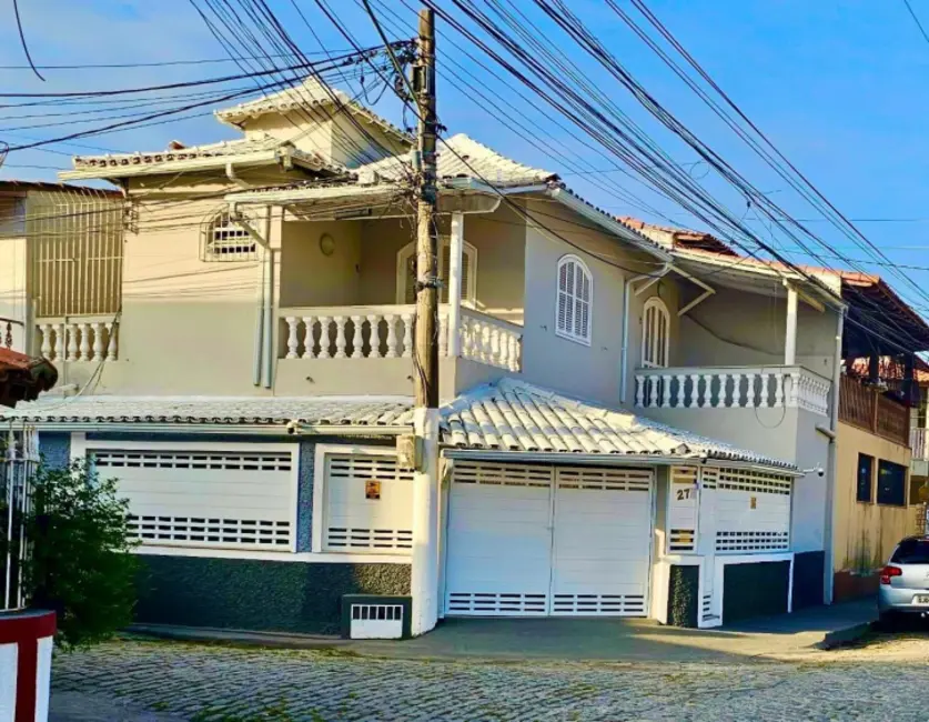 Foto 1 de Sobrado com 3 quartos à venda, 120m2 em Cabo Frio - RJ