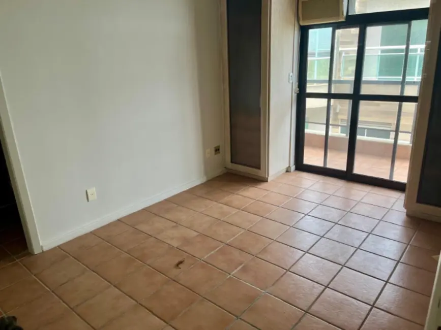 Cobertura com 2 quartos à venda, 182m2 em Centro, Cabo Frio - RJ - imagem 3 Foto 3 de Cobertura com 2 quartos à venda, 182m2 em Centro, Cabo Frio - RJ