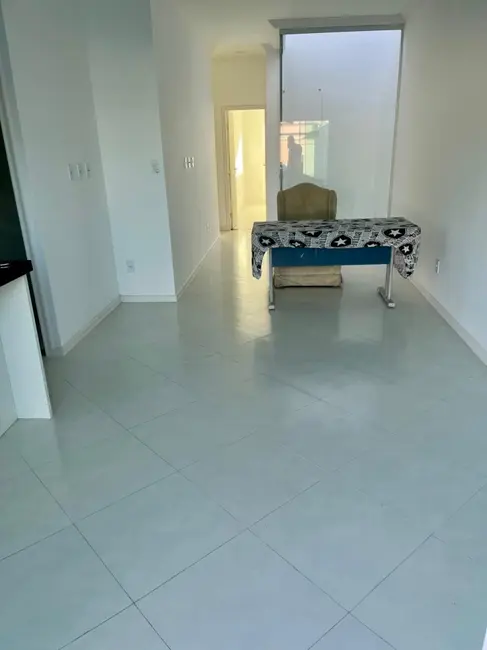 Casa com 3 quartos à venda, 210m2 em Cabo Frio - RJ - imagem 3 Foto 3 de Casa com 3 quartos à venda, 210m2 em Cabo Frio - RJ