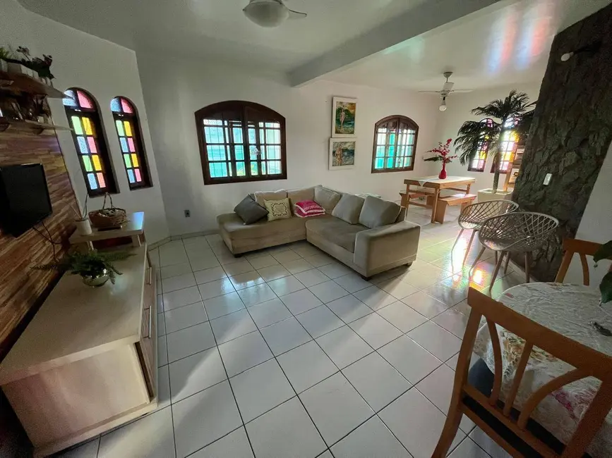Casa com 3 quartos para alugar, 100m2 em Jardim Flamboyant, Cabo Frio - RJ - imagem 1 Foto 1 de Casa com 3 quartos para alugar, 100m2 em Jardim Flamboyant, Cabo Frio - RJ