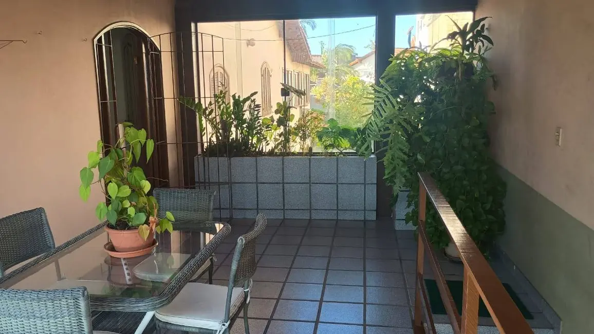 Casa com 3 quartos para alugar, 100m2 em Jardim Flamboyant, Cabo Frio - RJ - imagem 2 Foto 2 de Casa com 3 quartos para alugar, 100m2 em Jardim Flamboyant, Cabo Frio - RJ